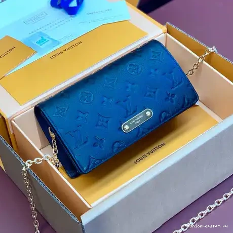 Fashionrepsfam ru LV 2404YA0043 Bags 0818